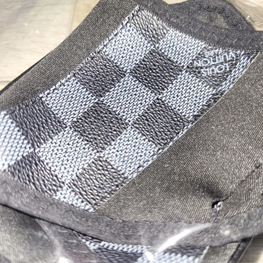 ⚜️ [NWOT] Luis Viutton Lux LV Mask